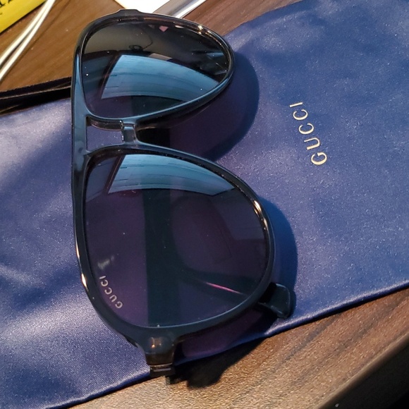 Gucci Sunglasses - Picture 5 of 5